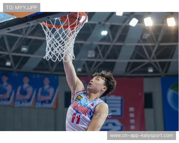 新疆攻防碾压四川，齐麟复出外线开火，齐麟进入新疆队前训练